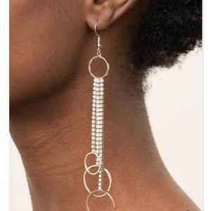 Demurely Dazzling White Earring Rhinestone Fashion Jewelry Dangling Jewel